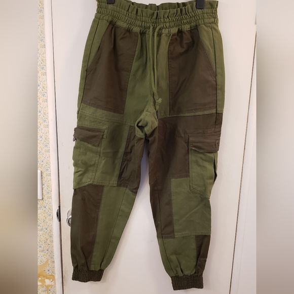 🌻NWT Alice + Olivia Tribeca Patchwork Jogger Pants - Picture 4 of 10